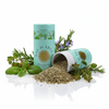 SAL de IBIZA Granito con Hierbas
myaloe.ch

La fraîcheur des herbes méditerranéennes pour une cuisine raffinée au quotidien
Le SAL de IBIZA Granito con Hierbas associe du sel marin naturel d'Ibiza à un généreux mélange d'herbes méditerranéennes classiques : basilic, origan et romarin

Cette composition équilibrée confère aux plats une profondeur aromatique et rappelle la cuisine méditerranéenne ensoleillée – claire, épicée et élégante, sans être dominante.

Le sel marin Granito de SAL de IBIZA, qui a fait ses preuves, sert de base : non raffiné, sans agents de séparation ni additifs artificiels, séché exclusivement au soleil et au vent. Enrichi d'herbes de haute qualité, il en résulte un sel épicé polyvalent pour une utilisation quotidienne dans la cuisine exigeante.

« Un bon sel marin n'a besoin de rien d'autre que du soleil, du vent et de la mer. » – SAL de IBIZA

​​
⭐ 4 avantages clés du Granito con Hierbas de SAL de IBIZA
1️⃣ Authentique et naturel
Sel marin non raffiné, sans additifs artificiels ni conservateurs

2️⃣ Herbes méditerranéennes de haute qualité
40 % d'herbes aromatiques avec du basilic, de l'origan et du romarin – intense mais harmonieux.

3️⃣ Tradition et origine
Récupéré dans le parc naturel de Ses Salines d'Eivissa, classé au patrimoine mondial de l'UNESCO, où la tradition du sel remonte à des milliers d'années.

4️⃣ Pratique et polyvalent
Saupoudreuse décorative avec fenêtre transparente – idéale pour la cuisine, la table et le barbecue.