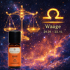 ♎️ Il segno zodiacale Bilancia: 24 settembre - 23 ottobre (affascinante, grazioso, premuroso e cordiale)
Myaloe.ch
Miscela di oli essenziali per equilibrio, armonia e aromaterapia consapevole - delicato equilibrio per il cuore e l'ambiente
La miscela di essenze Segno zodiacale Bilancia è stata sviluppata appositamente per le persone che apprezzano l'armonia, la bellezza e l'equilibrio interiore. Questa miscela aromatica finemente bilanciata di oli essenziali naturali al 100% combina note floreali, fruttate e calde in un'esperienza olfattiva elegante ed equilibrata.

La composizione di geranio rosa, pompelmo, sandalo, ylang ylang e altri è ideale per l'aromaterapia e la profumazione degli ambienti e accompagna rituali consapevoli di rilassamento, autoconsapevolezza ed equilibrio interiore.

La miscela viene imbottigliata a mano in Svizzera e soddisfa i più elevati requisiti di qualità in termini di purezza, provenienza e sostenibilità.



♎️ Il segno zodiacale della Bilancia
24 settembre - 23 ottobre
Elemento: Aria | Pianeta: Venere

I nati sotto il segno della Bilancia sono tradizionalmente considerati affascinanti, graziosi, premurosi e cordiali Cercano equilibrio, bellezza e armonia, sia all'esterno che all'interno. L'essenza della Bilancia riprende questo simbolismo a livello olfattivo e crea un'atmosfera di leggerezza ed equilibrio.

Quando l'equilibrio torna a farsi sentire:

La miscela di essenze Bilancia invita a fermarsi, a connettersi con il proprio ritmo e a riempire gli spazi di armonia e leggerezza: una fragranza che celebra l'equilibrio e la bellezza.



♎️ 4 vantaggi chiave della miscela di essenze Bilancia
1️⃣ Composizione profumata armoniosamente bilanciata
La miscela accuratamente composta unisce note floreali, fresche e calde in un profumo per ambienti equilibrato ed elegante.

2️⃣ Oli essenziali naturali al 100%
Esclusivamente oli essenziali naturali, senza additivi sintetici, diluenti o profumi.

3️⃣ Ideale per l'aromaterapia e la profumazione degli ambienti
Adatto per lampade profumate, diffusori e rituali aromatici personali, per creare consapevolmente atmosfera e benessere.

4️⃣ Imbottigliamento manuale e qualità svizzera
Piccoli lotti, lavorazione accurata e qualità controllata – per un prodotto di aromaterapia di alta qualità.