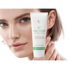 R3 Factor Skin Defense Creme
Der Faktor mit Anti-Aging-Effekt. Aloe Vera mit Alpha-Hydroxy-Acid-Komplex regeneriert durch natürliche Säuren, Vitamine und die Kraft der Aloe. Bestens geeignet für grossporige und reifere Haut sowie Mischhaut. Für einen deutlich sichtbaren Hautverjüngungseffekt.