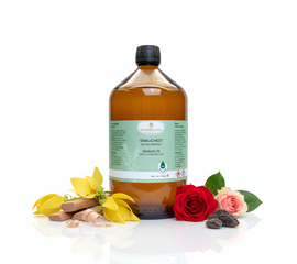 Sinnlichkeit Raumspray - Reine Liebesenergie für Herz & Seele


Das Sinnlichkeit Raumspray BIO ist mehr als nur ein Duft – es ist eine Einladung zu liebevollen Momenten, Nähe und Harmonie. Die edle Komposition aus 100 % naturreinen ätherischen Ölen von Sandelholz, Ylang Ylang, Rose, Benzoe und weiteren erlesenen Essenzen umhüllt Dich zart und verströmt eine Atmosphäre von Wärme, Geborgenheit und Sinnlichkeit.

Ob im Wohnzimmer, Schlafzimmer, SPA oder Therapieraum – dieses Raumspray schafft eine einzigartige, liebevolle Stimmung und verwandelt jeden Raum in eine Oase voller Zärtlichkeit und Herzöffnung.


✅ 4 Schlüsselvorteile auf einen Blick
✔️ 100 % naturrein & BIO – ohne synthetische Zusätze, vegan & tierversuchsfrei
✔️ Aphrodisierend & beflügelnd – steigert die Sinnlichkeit, fördert Nähe & Geborgenheit
✔️ Tradition & Luxus vereint – mit den Königinnen der Düfte: Rose, Sandelholz & Ylang Ylang
✔️ Handabgefüllt in der Schweiz – nachhaltige Glasflaschen in 100 ml, 500 ml oder 1'000 ml