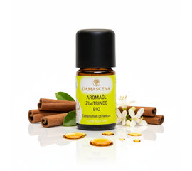 Olio aromatico biologico di corteccia di cannella - calore, spezie e intimità in ogni goccia
myaloe.ch
Intenso. Rinvigorente. Sensualmente caldo
La cannella è una delle spezie più antiche e popolari del mondo: una fragranza che risveglia i ricordi e trasmette immediatamente calore. L'olio aromatico biologico di corteccia di cannella di myaloe.ch porta questa spezia senza tempo nella vostra cucina e nel vostro mondo degli aromi nella sua forma più potente e completamente naturale.

Olio di cannella ottenuto dalla corteccia di cannella.

Ottenuto dalla corteccia di Cinnamomum ceylanicum e accuratamente imbottigliato a mano in Svizzera, questo olio aromatico biologico ha un profilo aromatico dolce, piccante, caldo e leggermente pungente. Una sola goccia è sufficiente per aggiungere profondità, energia e comfort sensuale a cibi, bevande e rituali.

Sia che si tratti di dessert invernali, stufati salati, piatti esotici o cocktail creativi, l'olio aromatico biologico di corteccia di cannella è un vero e proprio tuttofare per i buongustai e gli amanti degli aromi.

L'olio aromatico BIO alla corteccia di cannella dà più del semplice sapore:
Avvolge nel calore, risveglia i ricordi e dà energia ai momenti che richiedono profondità, sicurezza e gioia di vivere.