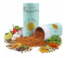SAL de IBIZA Granito Spicy Cajun - sel marin épicé à la créole
myaloe.ch

Épices, rythme et caractère – inspiré du sud des États-Unis
SAL de IBIZA Granito Spicy Cajun apporte à vos plats l'esprit fougueux de la cuisine créole. Le mélange d'épices cajun aromatique associe l'ail, le paprika, le piment, le cumin, les herbes et de fines notes d'agrumes au sel marin Granito d'Ibiza naturel.

Un sel équilibré et épicé, agréablement piquant, idéal pour rehausser les plats salés, les bols végétariens et les recettes méditerranéennes et caribéennes.



⭐ 4 avantages clés du SAL de IBIZA Granito Spicy Cajun
✔️ 1. Sel marin naturel Granito d'Ibiza
Récolté à la main dans le Parque Natural de Ses Salines d'Eivissa, classé au patrimoine mondial de l'UNESCO, séché doucement au soleil et moulu – sans raffinage.

✔️ 2. Mélange d'épices cajun authentique
Les épices créoles typiques apportent profondeur, chaleur et un piquant équilibré, inspiré du jambalaya et de la cuisine du sud des États-Unis.

✔️ 3. Sans additifs
Sans antiagglomérants, agents de séparation, conservateurs ou arômes artificiels, pour un goût pur, comme l'exige la cuisine.

✔️ 4. Polyvalent et facile à doser
Granito à gros grains pour un assaisonnement contrôlé, idéal en fin de cuisson ou pendant la cuisson.



Un sel qui rehausse les plats sans les masquer. SAL de IBIZA Granito Spicy Cajun apporte profondeur, caractère et suspense culinaire aux plats – pour tous ceux qui assaisonnent consciemment et apprécient les saveurs authentiques.