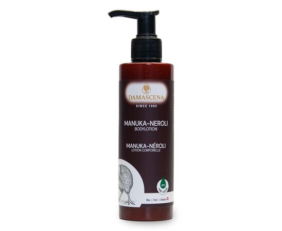 ✨ Duftwirkung Manuka-Neroli Bodylotion – Harmonie für Haut & Sinne
Die edle Mischung ätherischer Öle ist nicht nur ein Genuss für die Haut, sondern auch Balsam für die Seele:

Manuka-Öl – stärkend, ausgleichend, hautregenerierend
Neroli-Öl – beruhigend, stimmungsaufhellend, fördert Geborgenheit
Rosenwasser – harmonisierend, pflegend, für strahlend frische Haut
Sheabutter – nährend, schützt vor Feuchtigkeitsverlust
Lavendel fein – entspannend, beruhigt Haut & Sinne
Weihrauch – erdend, klärend, innerer Halt
Zedernholz Himalaya – stabilisierend, wohltuend für Haut & Seele
Grapefruit & Lemongras – erfrischend, vitalisierend, energiespendend
⚡ Das Ergebnis: 
      Eine Pflege, die Körper, Geist und Seele in Einklang bringt – für ein Hautgefühl wie Seide und ein Herz voller Leichtigkeit.