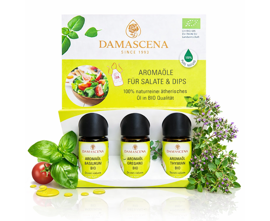 Aromaset für Salate & Dips – BIO Kräuteraromen mit mediterraner Tiefe
myaloe.ch
Basilikum · Oregano · Thymian – 100 % naturreine BIO Aromaöle
Kulinarische Präzision mit Charakter - Intensive Aromen. Tropfenweise dosiert. Natürlich BIO.
Das Aromaset für Salate & Dips vereint drei der beliebtesten mediterranen Kräuter in hochkonzentrierter, naturreiner BIO-Qualität. Basilikum, Oregano und Thymian entfalten bereits in kleinster Dosierung ihr volles Aromaspektrum und verwandeln einfache Gerichte in geschmackliche Highlights.

Ob frische Salatsaucen, cremige Dips, Antipasti oder raffinierte Getränke – mit diesem Set würzt du präzise, sauber und ohne Bitterstoffe. Dank Wasserdampfdestillation und Handabfüllung in der Schweiz erhältst du maximale Reinheit, intensive Geschmackstiefe und konstante Qualität.

Was ist das Aromaset „Salate & Dips“?
Ein Set aus drei hochkonzentrierten, ätherischen BIO Aromaölen aus Basilikum, Oregano und Thymian zur kulinarischen Anwendung.

Wofür eignet sich das Aromaset?
Für Salatsaucen, Dips, Marinaden, Antipasti, mediterrane Gerichte, Brotaufstriche sowie zur kreativen Aromatisierung von Getränken.

Wie wendet man die Aromaöle an?
Immer stark verdünnt und tropfenweise in kalte oder lauwarme Speisen einarbeiten – niemals pur konsumieren.

Mit dem Aromaset für Salate & Dips kochst Du bewusster, aromatischer und kreativer. Jeder Tropfen schenkt Dir mediterrane Lebensfreude, kulinarische Präzision und das gute Gefühl, mit reinen BIO-Essencen zu arbeiten.