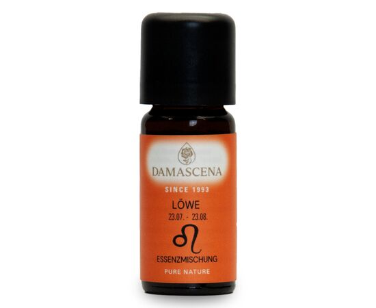 ♌️ Duftprofil
✔️ Fruchtig-frisch (Orange, Bergamotte)
✔️ Sanft ausgleichend (Lavendel)
✔️ Warm-würzig (Zimtrinde)
✔️ Gesamtcharakter: sonnig, präsent, strukturiert



❓ Was ist die Essenzmischung Sternzeichen Löwe?
Eine hochwertige Aromamischung aus naturreinen ätherischen Ölen, speziell zusammengestellt für die Raumbeduftung und Aromapflege im Alltag. Sie ist kein Arzneimittel.



❓ Wofür eignet sich die Essenzmischung Löwe?
zur Raumbeduftung im Alltag
für Arbeits- und Konzentrationsphasen
für Meditation und Rituale
als Duftbegleiter für strukturierte, bewusste Momente
für Diffuser, Duftlampen oder Aromastecker
als Geschenk für einen lieben Menschen

❓ Wie wendet man die Essenzmischung an?
Diffuser: 3–5 Tropfen je nach Raumgrösse
Duftlampe: 3–6 Tropfen in Wasser
Duftstein/Aromastecker: 1–2 Tropfen
Rituale: auf Duftträger geben und bewusst wahrnehmen

⚠️ Hinweise: nur zur Raumbeduftung ✵ nicht unverdünnt auf Haut anwenden ✵ ausser Reichweite von Kindern lagern



♌️ Anwendungen & Tipps
✔️ Arbeitsumgebung: Unterstützt eine strukturierte, klare Atmosphäre
✔️ Morgenritual: Bewusster Start in den Tag mit sonniger Duftnote
✔️ Praxis- oder Coachingräume: Präsente, warme Raumwirkung
✔️ Duftanker: Übergänge im Alltag bewusst gestalten

Wenn Räume Klarheit ausstrahlen und der Duft Wärme und Selbstvertrauen vermittelt, entsteht eine Atmosphäre, in der Fokus, Struktur und Grosszügigkeit spürbar werden.


Die Löwe-Essenz begleitet bewusste Momente – kraftvoll, sonnig, inspirierend.